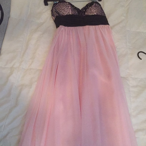 Pink prom dress from “Peaches” boutique - Picture 6 of 7